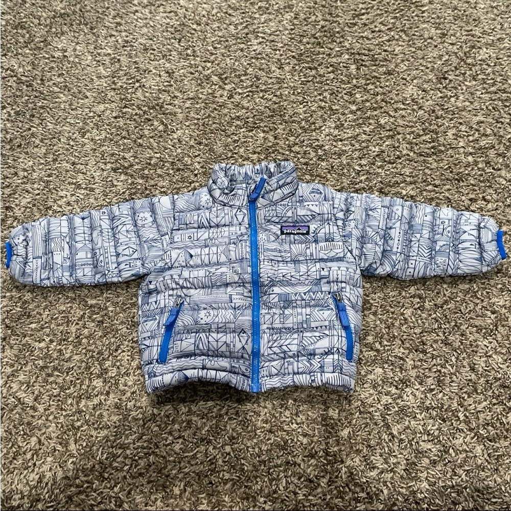 Patagonia Kids White and Blue Patterned Puffer Jacket
